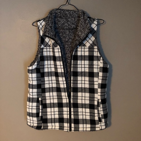 Maurices Jackets & Blazers - MAURICES Plaid Sherpa Vest